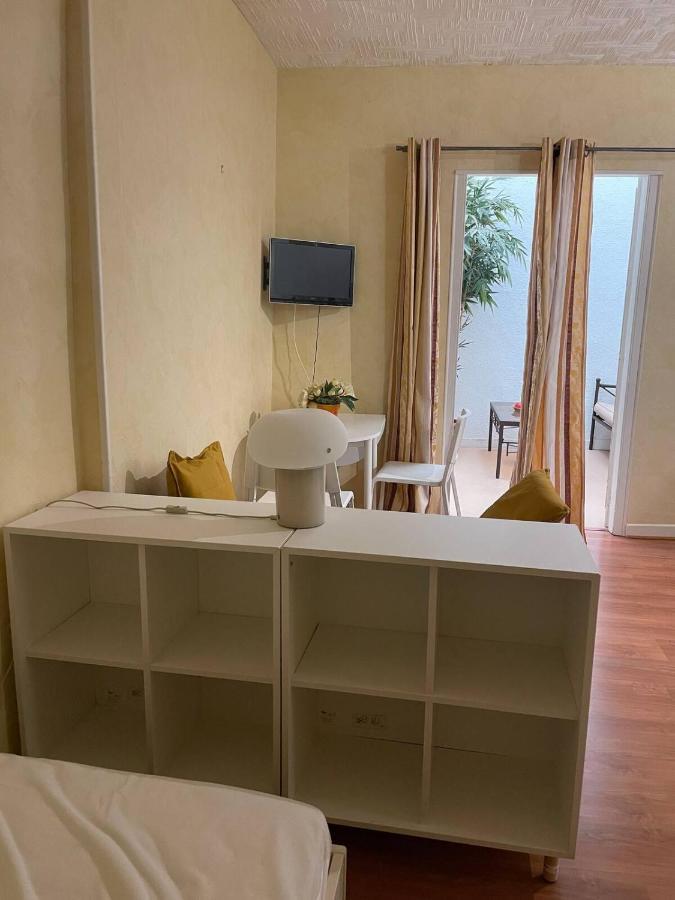 Studio N•2 Avec Patio En Plein Coeur De La Ville Баньер-де-Бигор Экстерьер фото